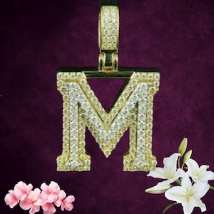 Puede incluir: Un juego de tres tazas de cerámica con un acabado moteado y mate. Las tazas son en tonos crema, gris claro y gris oscuro. Cada taza tiene un diseño simple y minimalista, ideal para café o té.