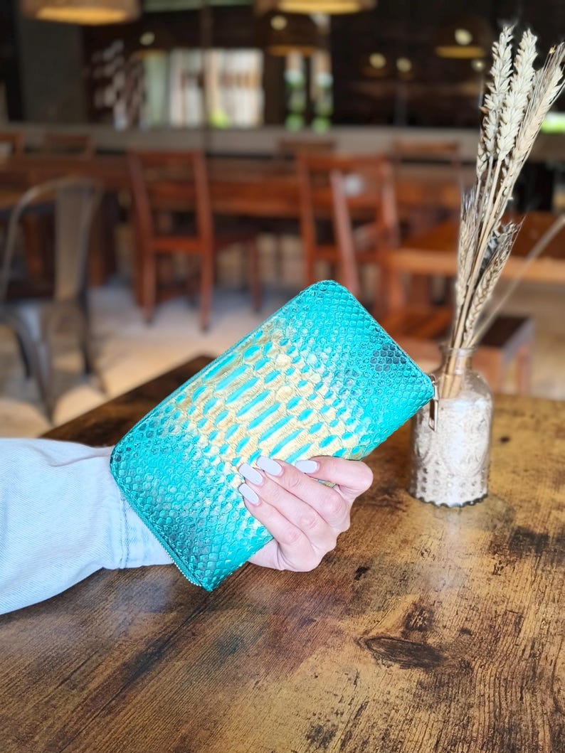 Veelkleurige pythonleren portemonnee met ritssluiting - stijlvolle en unieke damesportemonnee afbeelding 15