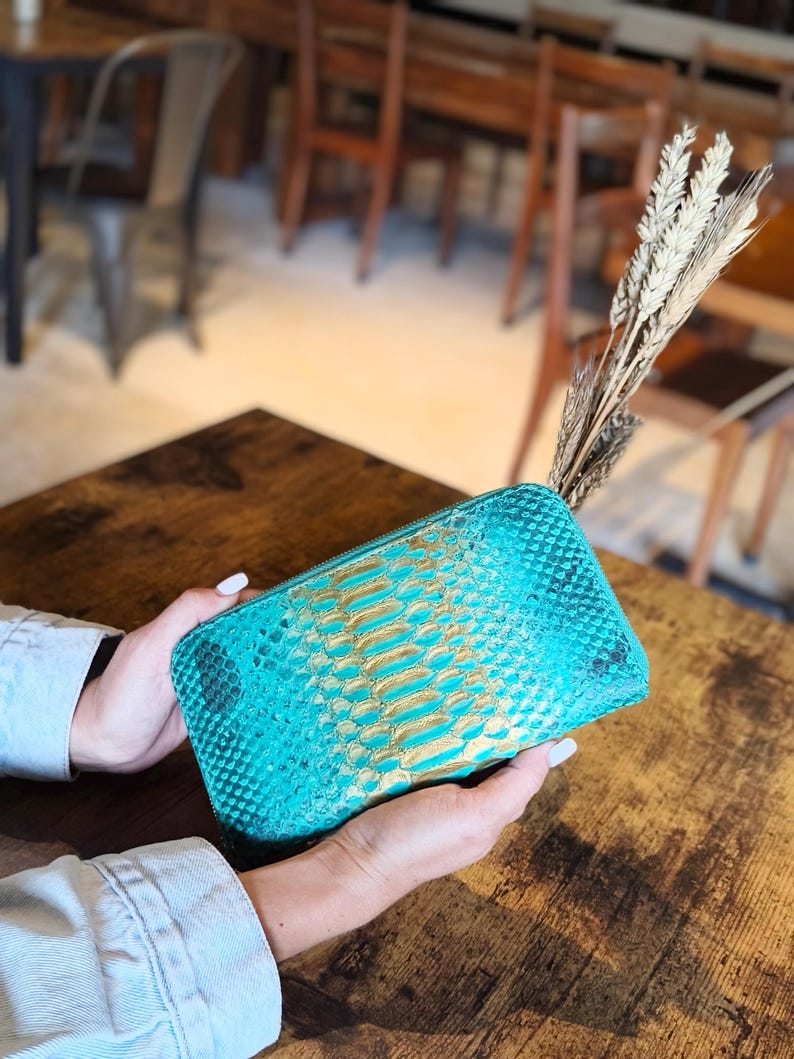 Veelkleurige pythonleren portemonnee met ritssluiting - stijlvolle en unieke damesportemonnee afbeelding 5