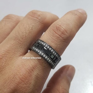 Anillo para hombre chapado en oro negro de 14 quilates con diamante negro sintético de 3 quilates de talla princesa.
