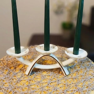 Alka Kunst Bavaria Mid-Century Modern Kandelaber, Vit Porslin Guldkant 3-armad Konisk Hållare