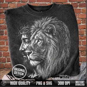 Op de afbeelding: Zwart sweatshirt met een witte afbeelding van Jezus en een leeuwenkop. Het ontwerp bevat de tekst "ORIGINAL DESIGN" en "White". Hoge kwaliteit, PNG & SVG en 300 DPI. Gedetailleerde illustratie.