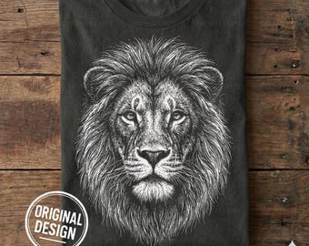 Lion PNG, Vintage Lion Head PNG, White Lion Engraving, Halftone Lion, King of the Jungle, Animal Lover Gift, Shirt Sublimation Clipart PNG