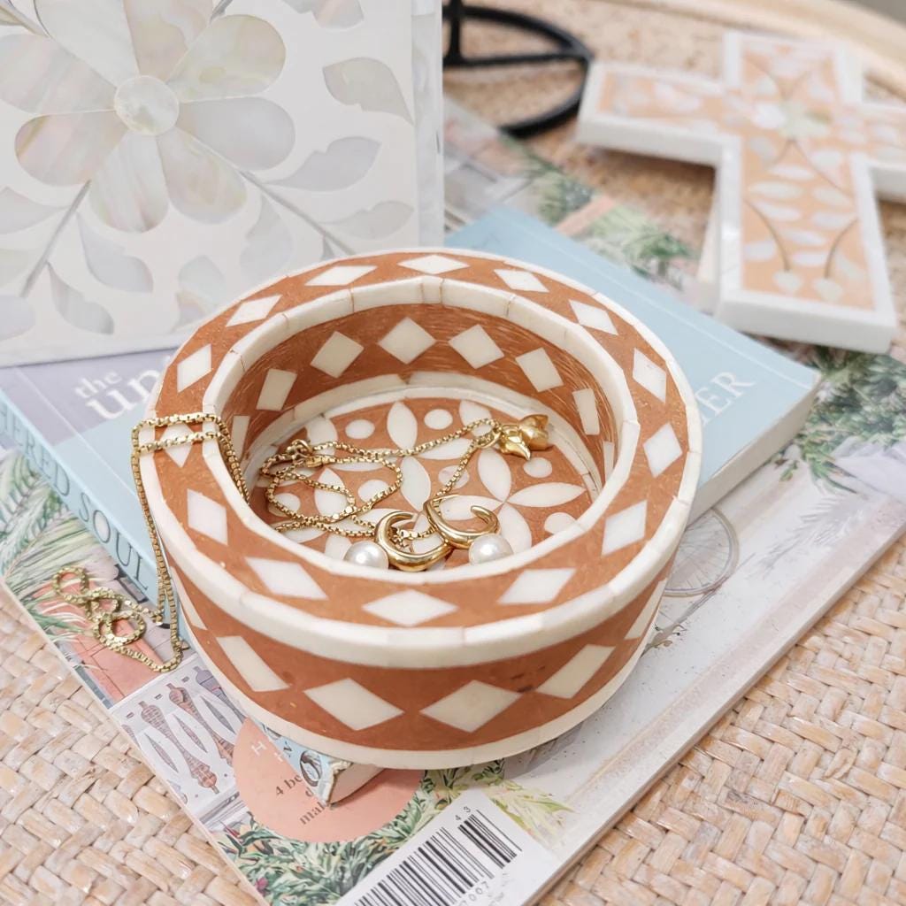Round Bone Inlay Trinket Tray Handmade Jewelry Dish Luxury Vanity Decor - Detail Close-up