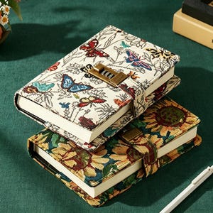 Besticktes Leinen Journal mit Zahlenschloss, B6 Format, florales Schmetterlings Design