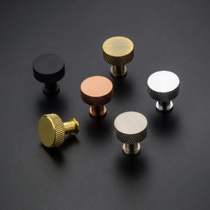 Tirador de cajón moleteado de latón de 60 mm, tirador redondo para armario, tirador moderno para cómoda, herrajes para muebles industriales, acento para armario