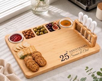 25e verjaardag gepersonaliseerde kaasplank, naam gegraveerde charcuteriebordset, aangepaste bruiloft housewarming cadeau-idee voor bruiloft