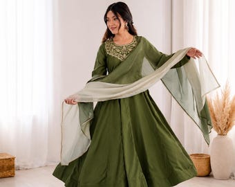 Green Anarkali Suit with Organza Dupatta and Kali Cut Flair