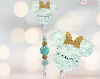Porta credenciales retráctil de Minnie Mouse hecho a mano, inspirado en Tiffany, con cuentas. Ideal para enfermeras, profesores y como porta credenciales retráctil.