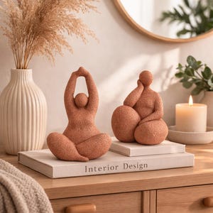 Yoga-Frauenstatue – Terrakotta-Skulptur, Ode an die natürliche Schönheit und innere Balance | Inspirierendes Dekorationsobjekt