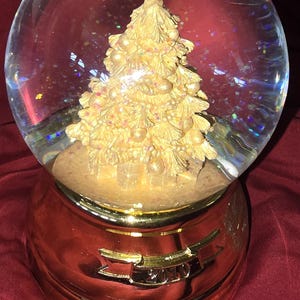 Things Remembered grote gouden muziekboom sneeuwbol