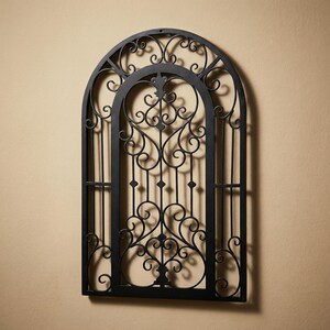 Decoración de pared de metal con ventana ornamentada, decoración de pared con arco gótico, decoración de puerta de hierro vintage, elegante adorno de pared de metal, regalo de decoración rústica para el hogar imagen 5