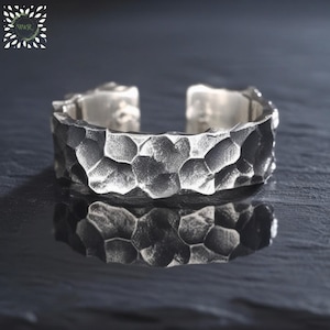 925 Sterling Silver Hammartextur Öppen Justerbar Ring – Vintage Handgjord Unisex Statement Silverarmband, Distinkta Retro Smycken