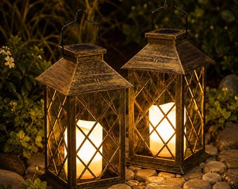 Lanterna solare impermeabile da appendere con candela LED tremolante, decorazione vintage in bronzo per patio e giardino.