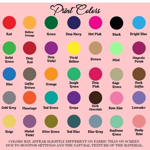 Puede incluir: Una tabla de colores titulada "Print Colors" muestra una variedad de muestras de color, incluyendo rojo, azul, verde y rosa. La tabla tambi&eacute;n incluye nombres de colores como "Teal Green" y "Dusty Rose". El texto en la parte inferior explica las variaciones de color.