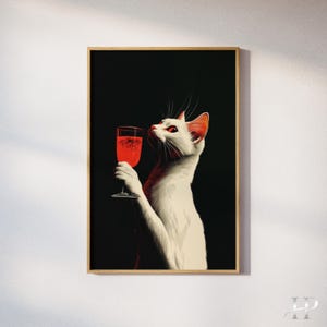 Peut inclure: Une impression d'art mural encadrée représentant un chat blanc aux yeux rouges tenant un verre à pied rempli d'un liquide rouge vif sur un fond noir uni. Le chat est représenté de profil, regardant vers le haut, une patte levée tenant le verre.