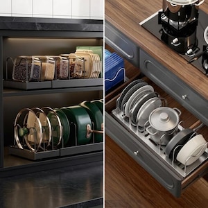 Può includere: Un sistema di stoccaggio della cucina con ripiani e cassetti organizzati. I ripiani contengono contenitori trasparenti pieni di cereali e spezie e utensili da cucina. I cassetti mostrano piatti, pentole e padelle, tutti ben organizzati.