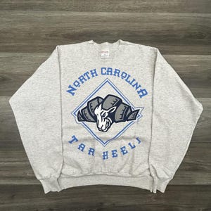 Vintage North Carolina Tar Heels Sweatshirt Mens Large Gray Hanes Basketball 90s image 1