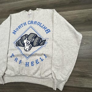 Vintage North Carolina Tar Heels Sweatshirt Mens Large Gray Hanes Basketball 90s image 4