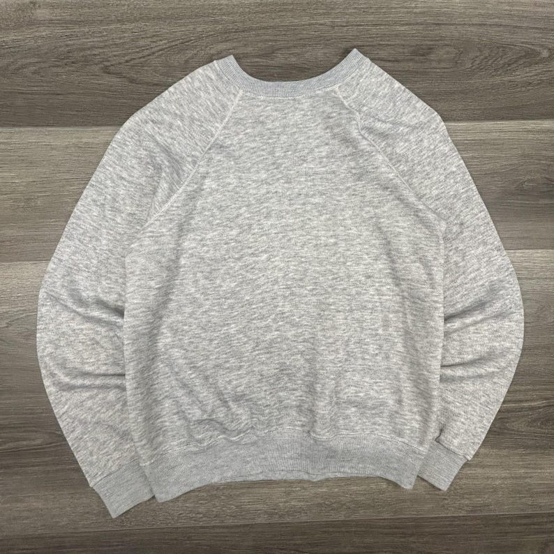 Moletom raglan cinza vintage dos anos 80 da Disney Casuals com Mickey Mouse, masculino, tamanho médio, EUA. imagem 2