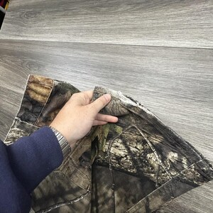 Pantalones de camuflaje vintage Mossy Oak para hombre, talla 36x32, color marrón, holgados, estilo skater Realtree, pierna ancha, estilo Y2K imagen 9