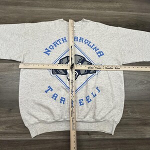 Vintage North Carolina Tar Heels Sweatshirt Mens Large Gray Hanes Basketball 90s image 7