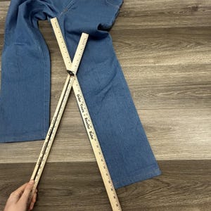 Vintage Wrangler-jeans uit de jaren 70 past 30 x 29 blauw denim met rechte pijpen gemaakt in de VS afbeelding 11