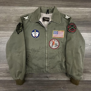 True Vintage 70-tals militärjacka för barn mellangrön armé OG-107 märke USA