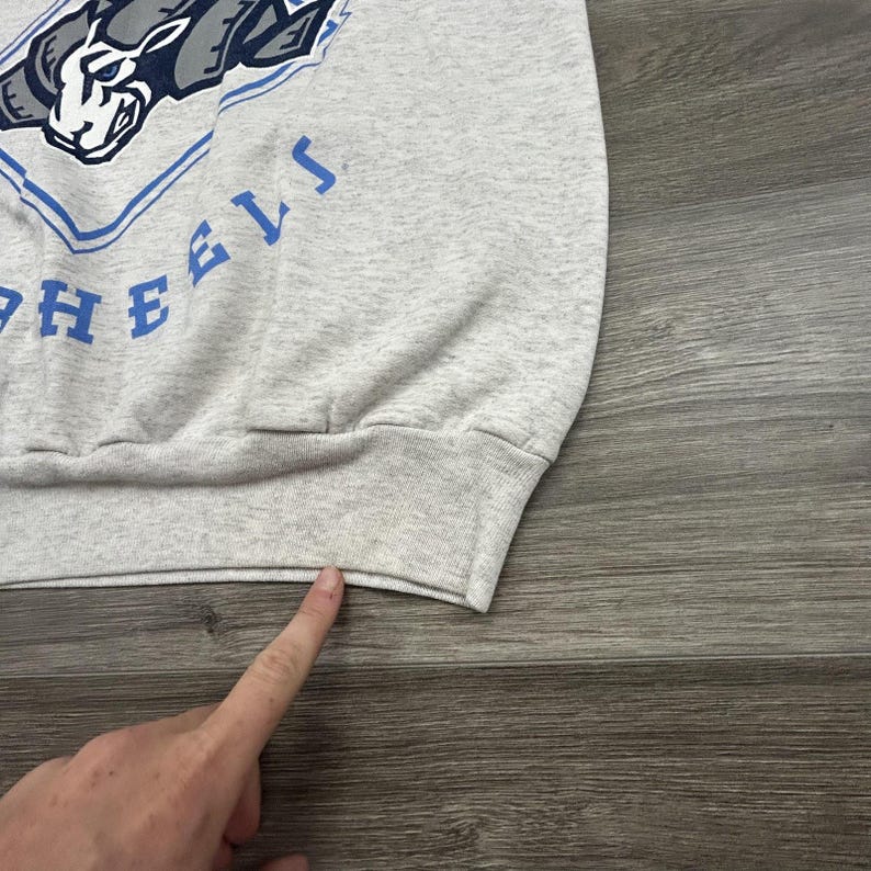 Vintage North Carolina Tar Heels Sweatshirt Mens Large Gray Hanes Basketball 90s image 9