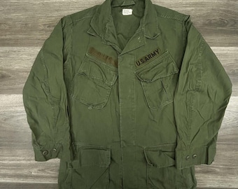 Vintage 1960s Vietnam War US Army Jungle Fatigue Jacket ~ Small