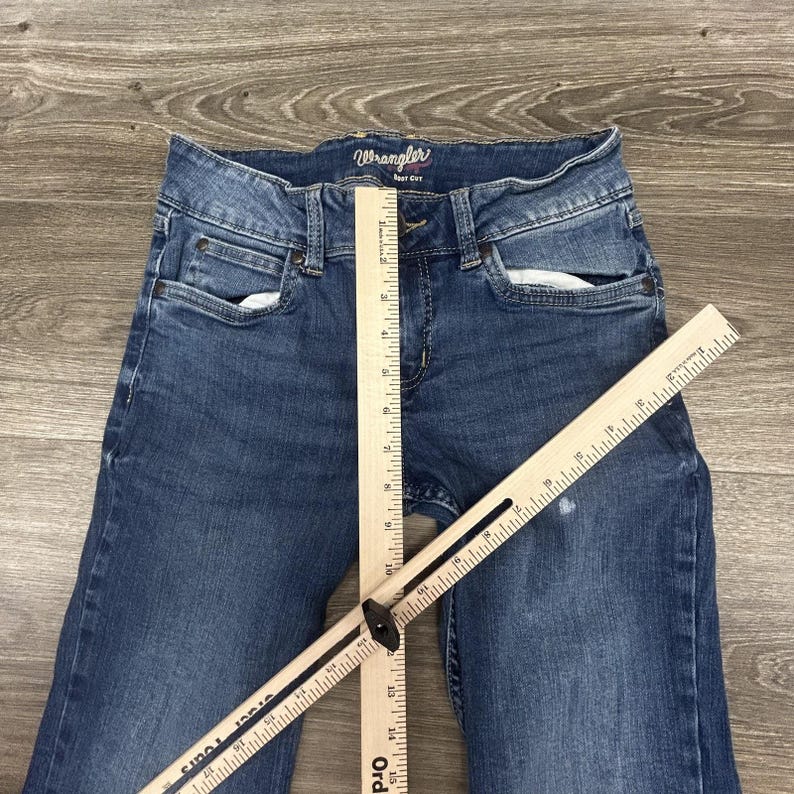 Wrangler Bootcut Jeans Damen 3 Blau Mittlere Waschung Low Rise Denim Taschen Y2K Bild 10