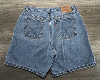 Vintage Levi's 550 Shorts Womens 16 (32) MIS Blue Denim Relaxed Fit Casual 90s