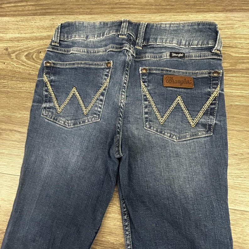 Wrangler Bootcut Jeans Damen 3 Blau Mittlere Waschung Low Rise Denim Taschen Y2K Bild 6