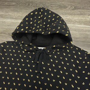 True Religion Hoodie Mens Large Black Fleece All Over Print Horseshoe Logo Y2K image 5