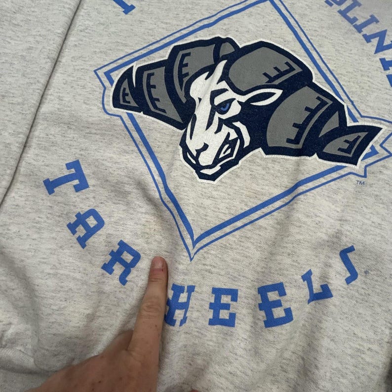 Vintage North Carolina Tar Heels Sweatshirt Mens Large Gray Hanes Basketball 90s image 8