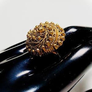 Avant Garde Button Ring / Vintage Button Ring / Sculptural Designer Jewelry / Statement Ring / Handmade in Spain / FATTYGLASSY