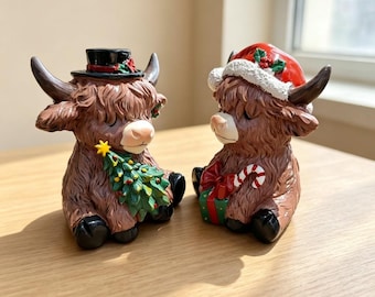 Christmas Highland Cow Resin Figurine, Home Decor Ornament, Decorative Craft Gift For Holiday‑Theme Decoration & Animal‑Ornament Collectors