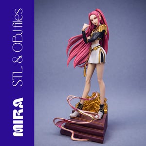 Puede incluir: Figura detallada de una mujer con largo cabello rosado, vestida con un top negro y dorado, una falda blanca y botas blancas. La figura se encuentra sobre una plataforma decorativa con un diseño en espiral. El texto "MIRA STL & OBJ files" está a la izquierda.