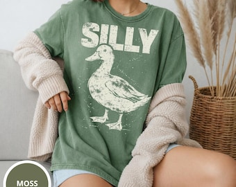 Dumme Ente PNG, Vintage Distressed Enten Grafik, Lustige Bauernhof Tier Clipart, Retro Enten-Shirt-Design, Grunge Ästhetische Sublimation