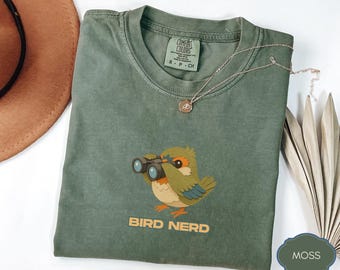 Camiseta para amantes de las aves, lindo gráfico de gorrión observando aves, divertido diseño de observación de aves, estética amante de la naturaleza.