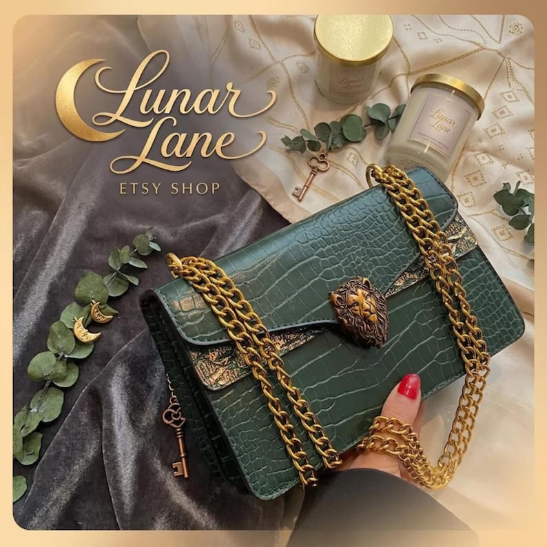 Luxury green crocodile embossed shoulder bag with elegant chain strap and trendy retro square handbag design