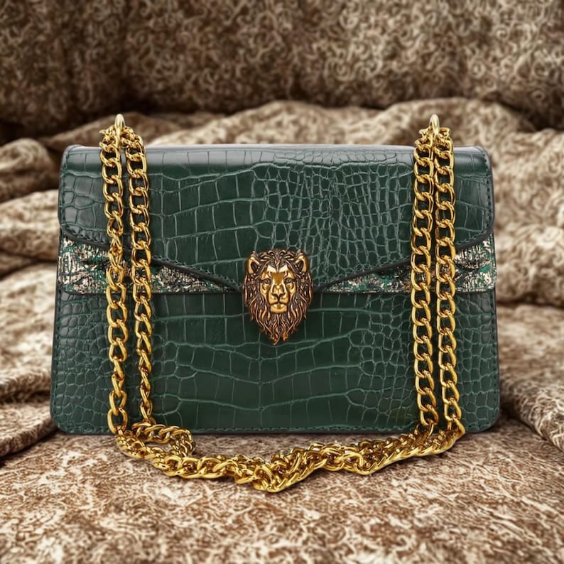 Fashionable green chain shoulder bag with glossy croc embossed finish and trendy Y2K aesthetic appearance