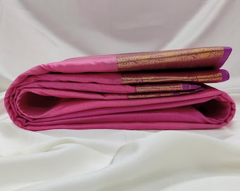Roze kanchipuram zijden sari met traditionele buttas paarse zari-rand zachte kanjivaram geweven elegante kanchi sari voor bruiloften en feestelijkheden