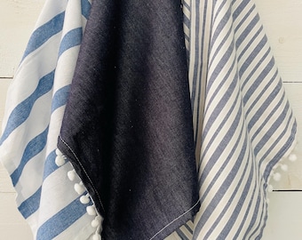 Bellissimo set di 3 strofinacci da cucina nuovi di zecca, in 100% cotone, con un motivo a righe a tema marino.