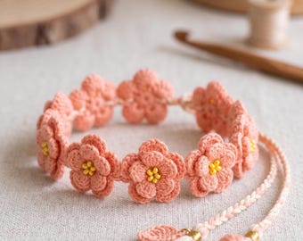 Handgjort virkat blomarmband - 3D-blommiga smycken - Boho Chic justerbart armband - Rosa blomarmband