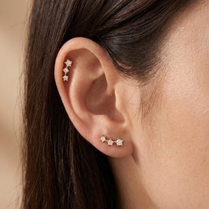 Orecchini a perno con zirconi cubici placcati oro 18 carati, delicati orecchini a barretta con tre pietre, gioielli minimalisti, semplici orecchini a pila per tutti i giorni