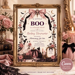 Op de afbeelding: Een rechthoekige uitnodiging voor een babyshower in een gouden, sierlijke lijst met een roze strik, een geest, een zwarte kat en roze rozen. De tekst luidt: A LITTLE BOO is almost due! PLEASE JOIN US FOR A Baby Shower HONORING Mommy-to-be SATURDAY OCTOBER 25 2:00 PM THE ROSE GARDEN 123 ROSE LANE YOUR CITY RSVP TO SOPHIE 123-456-7890.