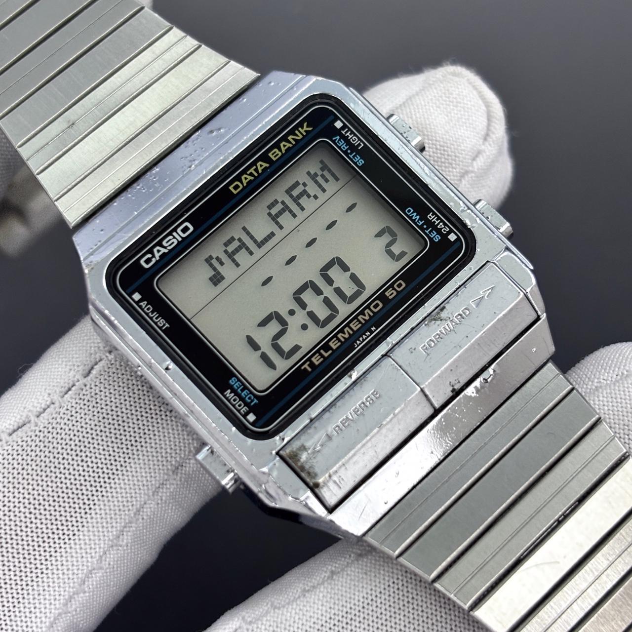 Vintage Casio DBZ-500 Data Bank Mens Watch 33mm NON WORKING FOR PARTS Unisex G-shock watch main image 4