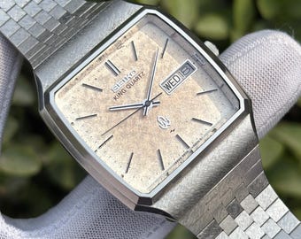 Vintage Seiko King Quartz Hammered Dial, Case & Bracelet Japan Watch 5856-5000