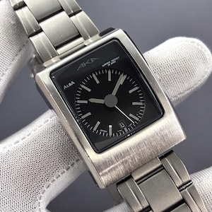 Vintage Seiko Alba AKA Curved Rectangular Shape Japan Men Quartz Watch V782-5090